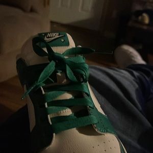 I’m selling theses Nike shoes dunks 156 or 126$